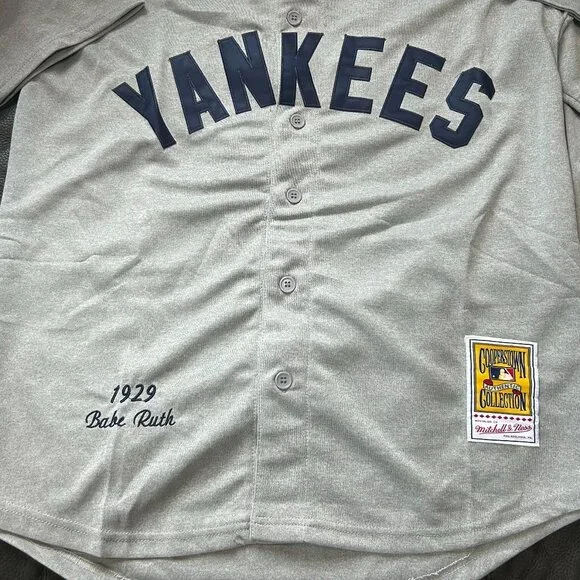 Mitchell & Ness Gray Yankees Jersey - Picture 4 of 13